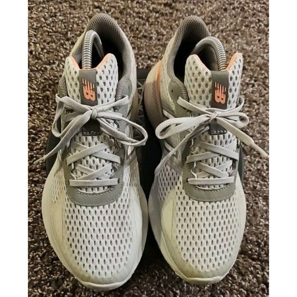 New Balance running shoes/ Women's size 10 with memory sole / grey and peach